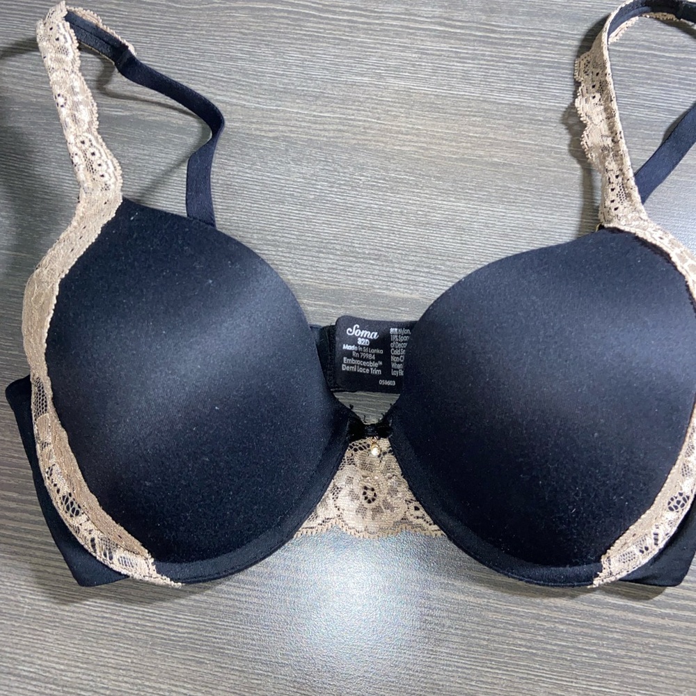 Soma 32D Embraceable Demi Lace Trim Black/ Cream lace